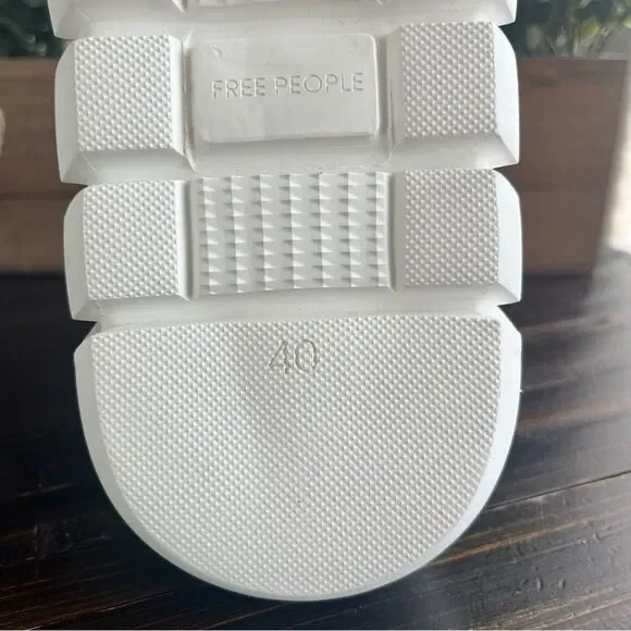 FREE PEOPLE Catch Me If You Can Crochet Platform Sneaker in Natural Size 9.5 NEW - Picture 13 of 15